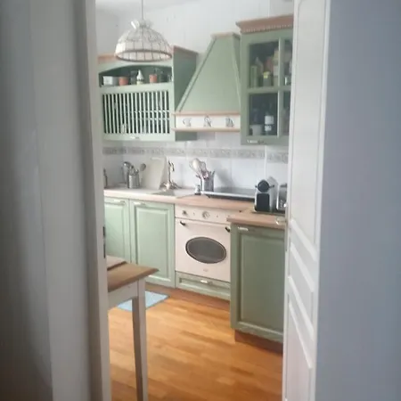 La Vie Au Chateau Apartment *